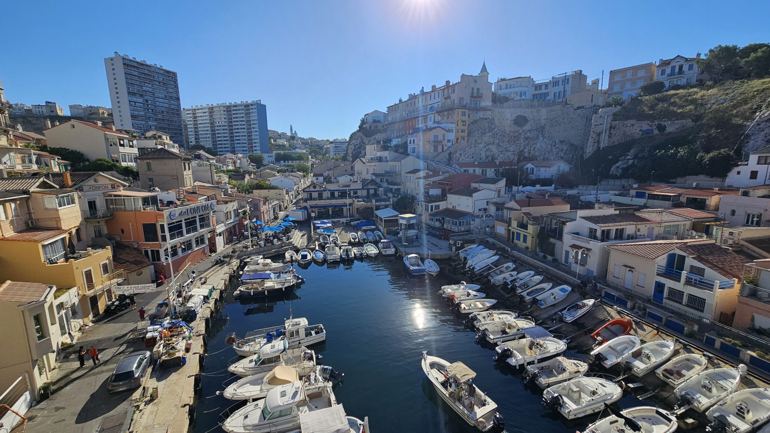 Un café, Vallon des Auffes